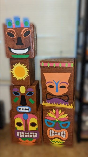 Tiki Boxes Diy, Tiki Boxes, Luau Graduation, Tiki Christmas, Teacher Appreciation Doors, Tiki Man, Office Halloween Decorations, Tiki Head, Hawaii Theme