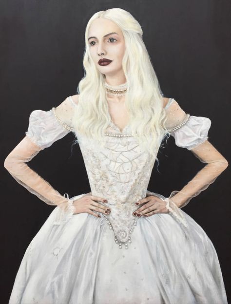 White Queen Costume, Alice In Wonderland 2010, Elizabethan Costume, Queen Alice, The White Queen, Alice In Wonderland Characters, Alice In Wonderland Disney, Alice In Wonderland Costume, Alice Madness Returns