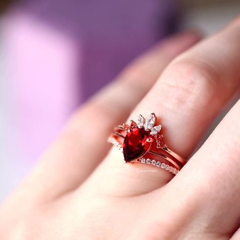 Promise Engagement Wedding Ring Set, Red Engagement Ring, Engagement Ring On Hand, Surf Jewelry, Garnet Engagement Ring, Red Garnet Ring, Cute Engagement Rings, Mohs Scale, Womens Rings Fashion