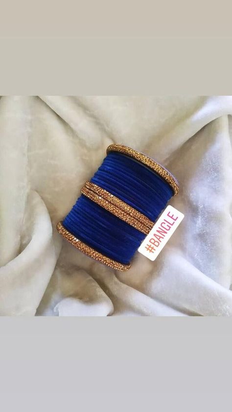 Indian Bangles Set, Velvet Bangles, Jewellery Bangles, Pearl Bangles, Metal Bangles, Antique Gold Earrings, Colorful Bangles, Indian Bangles, Bangles Set