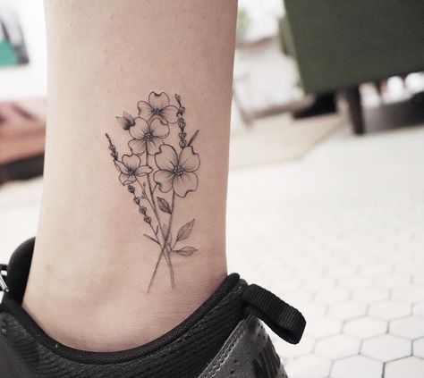 Hannah Kang🇰🇷 on Instagram: “Little bouquet of lavender, dogwood flower for Christine. Thank you💕” Courage Tattoo, Virginia Tattoo, Dogwood Tattoo, Dogwood Flower Tattoos, Bouquet Of Lavender, Small Sister Tattoos, Tattoo Thoughts, Lavender Tattoo, Tattoo Time