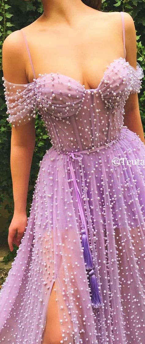 Tuta Matoshi, Jester Dress, Teuta Matoshi Dresses, Lilac Prom Dresses, Beaded Fringe Dress, Teuta Matoshi, Kebaya Brokat, Spaghetti Strap Prom Dress, Prom Dresses 2020