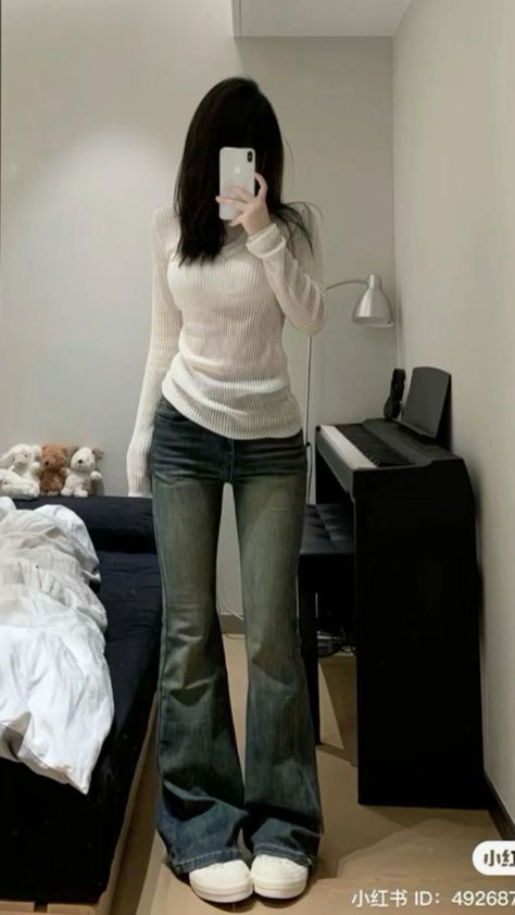 Jeans Inspo Outfit, Acubi Coquette, 2000s Outfit Ideas, Cutbray Jeans, 2000s Outfit, Cute Pants, Inspo Outfit, Korean Outfits, Casual Style Outfits