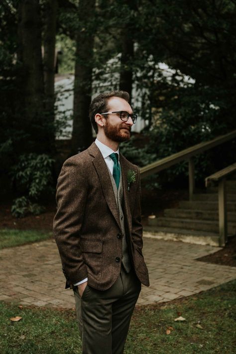 What suit would go better with this magical woodland inspired wedding at the Abernethy Center? Probably none right? I love the textured look of this brown suit jacket as well as the pop of green in the tie. #abernethycenter #oregonweddings #groomsmensuits Brown Men’s Wedding Suit, Brown Suit Green Tie Wedding, Earth Tone Tuxedo Wedding, Brown And Green Suit Men, Brown Suit Floral Tie, Enchanted Forest Mens Attire, Brown And Green Wedding Suit, Woodland Wedding Suit, Brown Suit With Green Tie