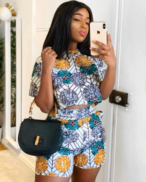 SONIA BELO on Instagram: “Okay guys seriously, how cute is this summer set from @grass_fields 🙌🏾!?! I’m so in love 😍 Details: I’m wearing Top size UK8 and Short…” Nigerian Dress Styles, Ankara Styles For Women, Africa Style, Trendy Ankara Styles, Ankara Long Gown Styles, Style Africain, Ankara Dress Styles, Afrikaanse Mode, African Fashion Ankara