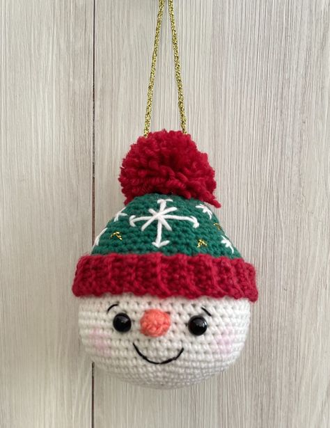 Crochet Melting Snowman Free Pattern, Crochet Snowman Decoration, Snowman Bauble Crochet, Crochet Christmas Bobble Ornament, Ornaments Crochet Christmas, Snowman Crochet Ornament, Crochet Christmas Bobbles, Christmas Crochet Baubles, Diy Christmas Ornaments Crochet