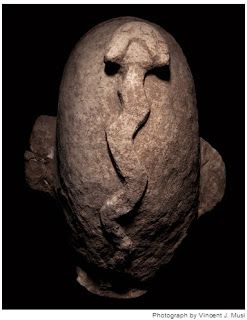 Another common icon of the world's first organized religion was snakes. This example was found on the back of a human head from Nevalı Çori. Artifact photographed at Şanliurfa Museum, Turkey ~ by Vincent J. Musi Gobekli Tepe, Göbekli Tepe, Top Of A Mountain, Prehistoric Art, Ancient Mysteries, Stone Age, Ancient Aliens, Ancient Artifacts, Mesopotamia