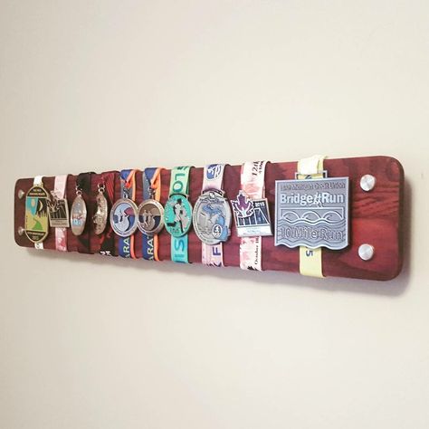 Display Medals Ideas, How To Display Medals, Medal Organizer, Running Medal Display, Brooch Display, Medal Rack, Trophy Display, Running Medals, Running Gift