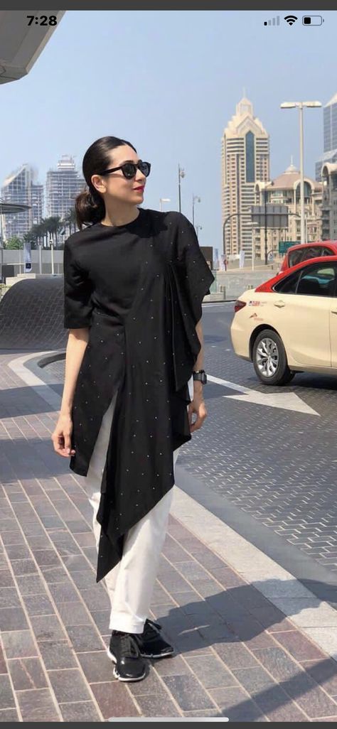 Stitching Styles, Diwali Outfit, Black Loafer Shoes, Karishma Kapoor, V Neck Jumpsuit, White Pant, Fashionable Saree, Model Blouse, Tunic Designs