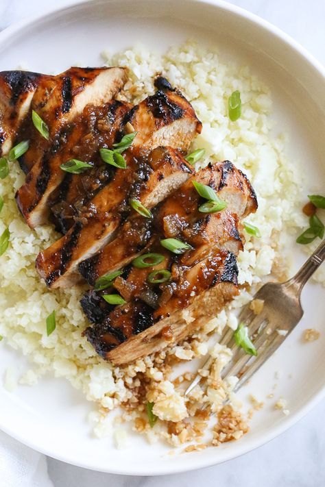 Grilled Bourbon Chicken breasts are marinaded with soy sauce, Bourbon, brown sugar, ginger and spices then grilled until slightly caramelized on the outside and juicy on the inside. Bourbon Chicken Recipe, Bourbon Chicken, Grilled Chicken Salad, Low Sodium Chicken Broth, Grilled Chicken Recipes, Skinny Taste Recipes, Chicken And Rice, Poultry Recipes, Healthy Chicken Recipes