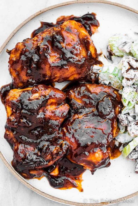 PIN TO SAVE! Stovetop BBQ chicken is a quick and easy recipe that you can make year-round whenever you're craving BBQ flavor. No need to fire up the grill! #theendlessmeal #bbqchicken #chicken #stovetopbbqchicken #stovetopchicken #chickenthighs #bbq #bbqsauce #paleo #glutenfree #refinedsugarfree Stovetop Bbq Chicken, Stove Top Bbq Chicken, Stove Top Chicken, Bbq Chicken Recipe, Bbq Chicken Legs, Bbq Chicken Thighs, Bbq Chicken Breast, Barbeque Chicken, Bbq Chicken Wings