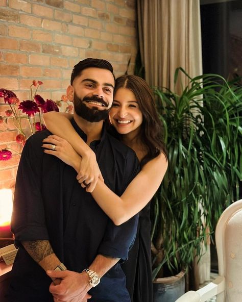 Virat Kohli And Anushka Sharma, Anushka Pics, Virat Kohli Portrait Photography, Anushka Sharma And Virat, Virat Kohli And Anushka, Virat And Anushka, Virat Kohli Instagram, Bollywood Couples, Wedding Couple Poses Photography