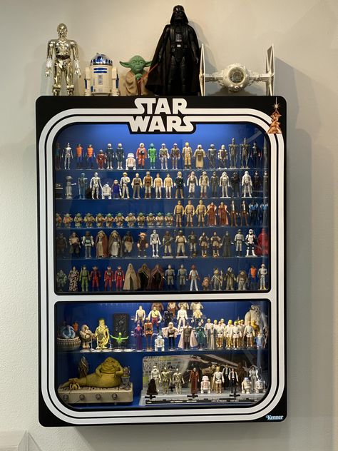 Figure Display Ideas, Star Wars Action Figures Display, Action Figure Display Case, Star Wars Figure, Custom Lightsaber, Vintage Star Wars Toys, Star Wars Figurines, Star Wars Room, Star Wars Decor