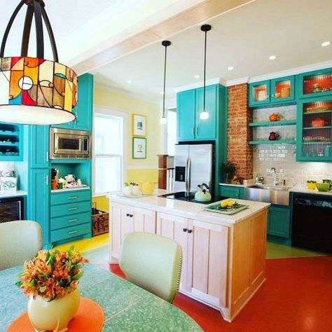 Colorful Kitchens: Paint your walls, floors, cabinets, and more to get the rainbow kitchen of your dreams Kitchen Ideas Colorful, Color Kitchen Ideas, Colorful Kitchen Ideas, Luxury Kitchen Designs, Colorful Kitchens, Rainbow Kitchen, Paint Walls, Kitchen Colour, Deco Kitchen