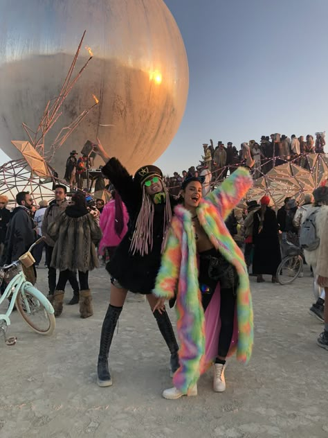 Africa Burn Festival, Burning Man Plus Size, Burning Man Night Outfit, Burning Man 2023, Africa Burn Outfits, Afrikaburn Outfits, Burning Man Outfits Male, Burning Man Festival Women, Burning Man Aesthetic