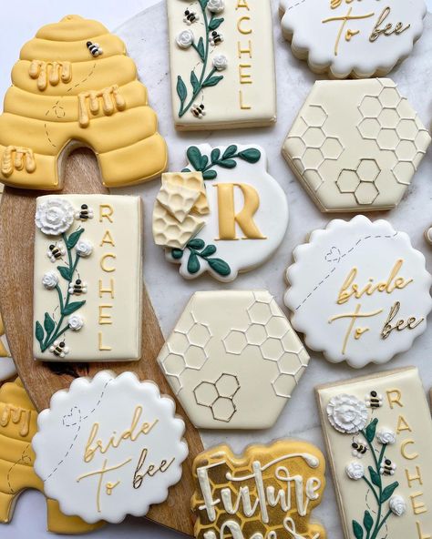 Bumblebee Bridal Shower Ideas, Bridal Shower Honey, Wedding Shower Cookies, Engagement Cookies, Barrel Wedding, Bridal Cookies, Bee Cookies, Bee Wedding, Wedding Shower Themes