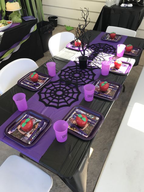 Descendants theme table Wednesday Addams Birthday Centerpieces, Wendsday Birthday Party Ideas, Adams Birthday Party, Wensday Adams Party Ideas, Wednesday Adams Birthday Party, Wednesday Themed Birthday Party, Descendants Party Ideas, Vampirina Birthday Party, Wednesday Birthday Party