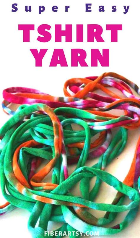 Making Yarn From Tshirts, Tee Shirt Rugs How To Make, Rugs Made From Tshirts, Making Tshirt Yarn, Crochet Old Tshirts, Crafts Using Old Tee Shirts, How To Make Yarn From Tshirts, Loom Knitting With Tshirt Yarn, Crochet Recycled Fabric