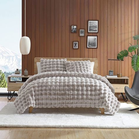 Sherpa Comforter Bedroom, King Comforter Sets Bed Bath & Beyond, Uggs Comforter Set, Ugg Queen Comforter Sets, Ugg Ridgeline Comforter, Ugg Throw Pillows, Ugh Comforter, Ugg Comforter Bedroom, Faux Fur Bedding Ideas