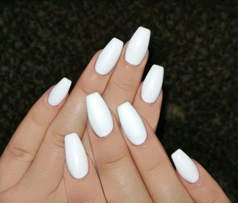 Matte White Coffin Nails :) White Coffin Nails, Pastel Nail Polish, Nails Matte, Short Coffin Nails, White Acrylic Nails, White Nail Designs, Super Nails, Trendy Nail Art, Trendy Nail Design