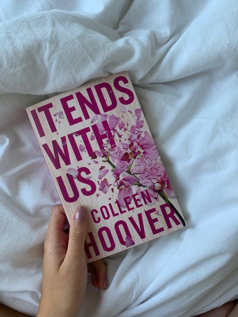 Reading It Ends With Us, Colleen Hoover Book Quotes, Quotes Colleen Hoover, Reading Colleen Hoover, It Ends With Us Quotes, Ends With Us Aesthetic, It Ends With Us Aesthetic, Colleen Hoover Aesthetic, Aesthetic Story Instagram