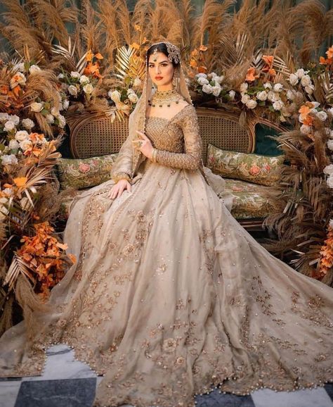 Bridal Outfit Ideas, Baju Kahwin, Nikah Dress, Beautiful Bridal Dresses, Desi Wedding Dresses, Wedding Lehenga Designs, Asian Bridal Dresses, Asian Wedding Dress, Latest Bridal Dresses