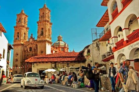 ¿Qué hacer en Taxco Guerrero? Conoce su magia | El Souvenir Mexico Packing List, Best Places In Europe, Mexico City Travel, Europe Continent, Living In Europe, Visit Mexico, Places In Europe, Europe Travel Tips, Mexico Travel