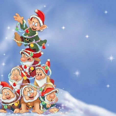 Disney Characters Christmas, Disney Merry Christmas, Scrapbook Disney, Christmas Wallpaper Backgrounds, Disney Vintage, Mickey Christmas, Mickey Mouse Christmas, Animated Christmas, Disney Holiday