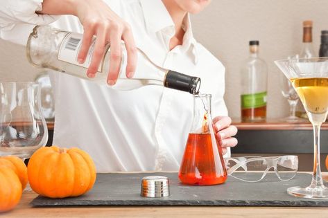 Five Costume Ideas for Bartenders Working on Halloween | eHow Bartender Halloween Costumes Ideas, Halloween Costumes For Bartenders, Bartender Halloween Costumes, Bartender Funny, Costumes For Work, Reuse Old Clothes, Diy Cut Shirts, Old Sheets, Sewing Machine Thread