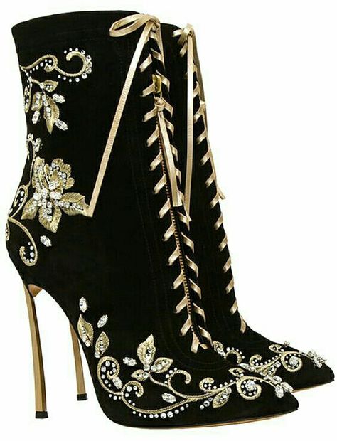 Fancy Shoes, Stiletto Boots, Beautiful Boots, Heels Boots, Gorgeous Shoes, Fabulous Shoes, Crazy Shoes, Pretty Shoes, Mode Vintage