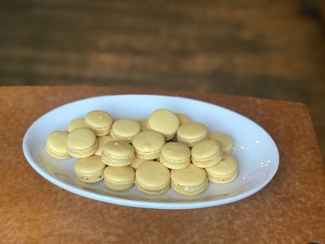 Lemon Macarons with White Chocolate-Lemon Ganache Mini Lemon Cakes, Lemon Ganache, White Chocolate Recipe, Making Macarons, Jelly Roll Cake, Lemon Macarons, Chocolate Lemon, Lemon Cakes, White Chocolate Recipes