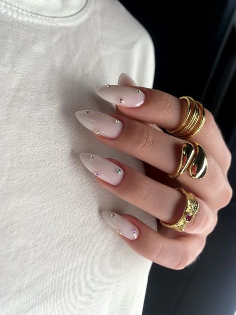 Short New Year's Nails 2024: Embrace Milky White, Silver, and Rhinestones Milky Nails, Wow Nails, Basic Nails, Nagel Inspo, New Year's Nails, Cat Kuku, Neutral Nails, Silver Nails, Fire Nails