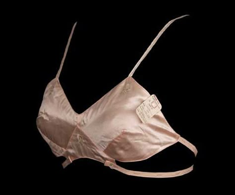 A "Kestos" style bra from Symington's Avro range, in embroidered tea rose pink Celanese satin, from 1936. From the Leicesteshire County Council collection. Vintage Bras, Satin Bra, Lingerie Inspiration, 1930 Fashion, Luxury Lingerie, 1930s Fashion, Vintage Lingerie, Textiles Fashion, Retro Outfits