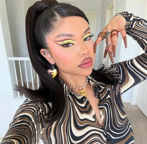 Yellow Makeup, Bold Makeup Looks, Red Makeup, Hair Color Streaks, Sew In Hairstyles, Hairstyles For Layered Hair, Cool Makeup Looks, Dope Makeup, Edgy Makeup