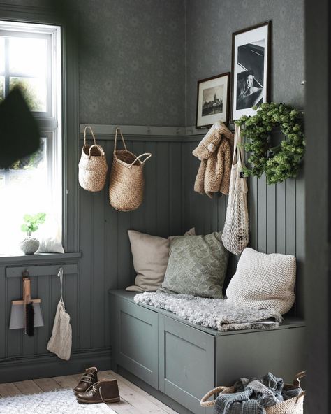 Colour Psychology, Interiors Dream, Boot Room, Entrance Hall, House Inspo, Halle, House Inspiration, Storage Bench, Shabby Chic