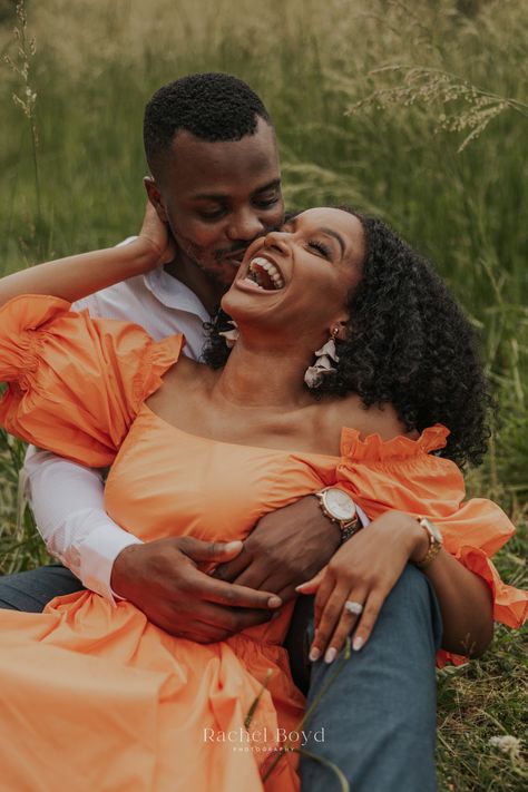 Beautiful Candid Field Engagement Photo Ideas for Natural Engagement Photography #Riverside_Engagement_Pictures #Lakeside_Engagement_Pictures #Fun_Poses_For_Couples #Engagement_Photo_Inspiration_Fun https://whispers-in-the-wind.com/creative-photo-ideas-to-capture-your-love-story/?couple-engaged-in-studio-photos Engagement Shoot Black Couple, Black Couples Photoshoot Poses, Engagement Photos Ideas Black Couples, Engagement Photos Black Couples, Black Engagement Photos, Black Couple Photoshoot, Engament Photos, Engagement Photo Shoot Poses, Sunset Field