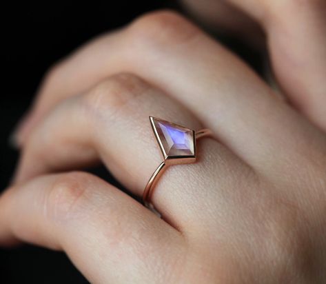 Zara Blue Moonstone Ring, Kite Moonstone Engagement Ring – Capucinne Tas Lv, Anting Manik, Ring Rosegold, Gold Chevron, Moonstone Engagement, Modern Engagement Rings, Moonstone Engagement Ring, Blue Moonstone, Geometric Ring