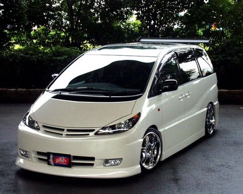 Toyota Estima Civic Ferio, Motorcycle Riding Outfits, Mma Motivation, Hiace Van, Mma Videos, Mini Vans, Mma Girls, Riding Outfits, Mma Workout