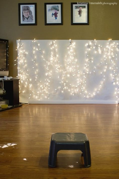 Christmas Lights Backdrop, Diy Christmas Photoshoot, Kersfees Idees, Pc Photo, Xmas Photos, Christmas Photo Ideas, Light Backdrop, Deco Studio, Wedding Lighting