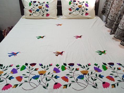 Bed Chadar Design Hand Work, Fabric Painting On Bedsheet, Bedsheet Painting Designs, Bedsheets Designs, Bedsheet Design, Bed Sheet Painting Design, Work Bed, Bed Cover Design, Designer Bed Sheets