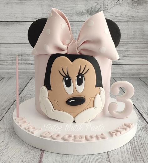 Minnie Mouse Cake 2 Tier, Minnie Mouse Second Birthday Cake, Mini Maus Cake, Half Birthday Cakes Girl, Mini And Mickey, Baby Girl Birthday Party Ideas, Minnie Mouse Cake Design, Mini Mouse Birthday Cake, Birthday Buffet