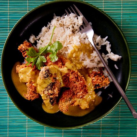 Crispy Mushroom Katsu Curry - Dairy Diary Mushroom Katsu, Breaded Mushrooms, Katsu Curry, Fried Shallots, Coconut Curry, Chopped Garlic, Home Baking, Vegetable Stock, Fabulous Foods