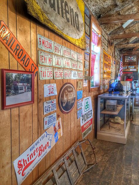 RailRoad Barbeque Kyle, Texas  19/365 I love Photography Kyle Texas, Southwest Food, Big Texan Steak House, Texas Bbq Restaurant, Country Pictures, I Love Photography, Texas Bucket List, Southwest Recipes, Rio Grande Valley