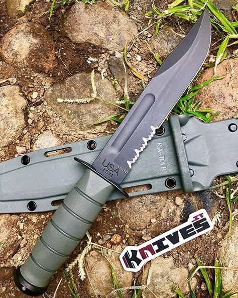 #Ka-Bar Foliage Green tactical #knife  Order: www.knives.it  Follow us #coltelleriacollini @knives.it  . . . ------ #usmcbootcamp #cuchillo #dagger #knife #tacticalgear #usmc #tacticalgear #messer #knivesweekly #edc #edt #tactical #everydaytactical #knifefanatics #usnstagram #knifenut #knifeporn #bestknivesofig #igmilitia #combat #knifepics #knifecollection #knifelife #blades #blade #kabar .  @coltelleriacollini  @knives.it @italianknives  @kabarknives Ka Bar Knife, Kabar Knife, Usmc Vietnam, Stiletto Knife, Ka Bar, Military Knives, Tactical Knife, Combat Gear, Bushcraft Camping