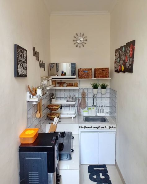 Desain Pantry Dapur, Model Dapur, Tiny Kitchen Design, Kitchen Design Small Space, Plan Architecture, Dirty Kitchen, Desain Pantry, Simple Kitchen Design, Small Kitchen Decor