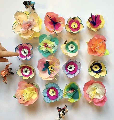 Paper Mache Flowers, Fleurs Diy, Bedroom Crafts, Tissue Paper Flowers, Art Camp, Diy Home Decor Bedroom, Diy Home Decor Easy, Crepe Paper, Diy Home Decor Projects