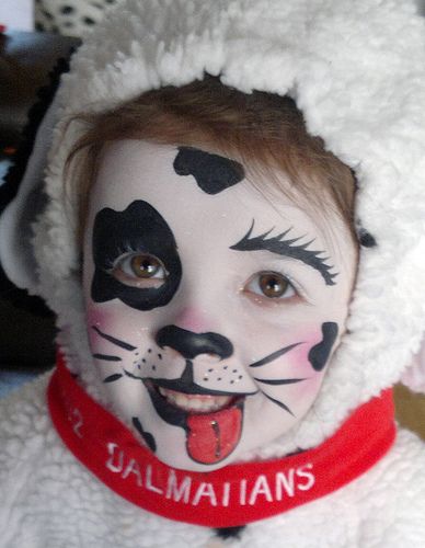 Dalmatian Face Painting and costume | Flickr - Photo Sharing! Face Painting Dog Easy, Dalmation Face Paint Women, Dalmatian Face Paint Kids, Dalmatian Face Paint, Dalmatian Costume Makeup, Dalmation Face Paint, Dog Face Paint, Puppy Face Paint, Dalmation Costume