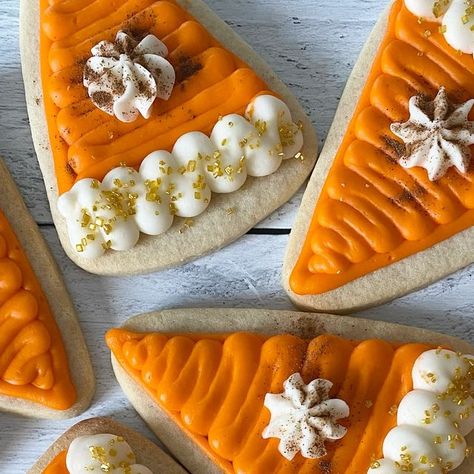 Goodies- Sweets&Treats on Instagram: "It’s pumpkin pie season! 🧡 Cookie design inspired by @jennycookies  Always buttercream."