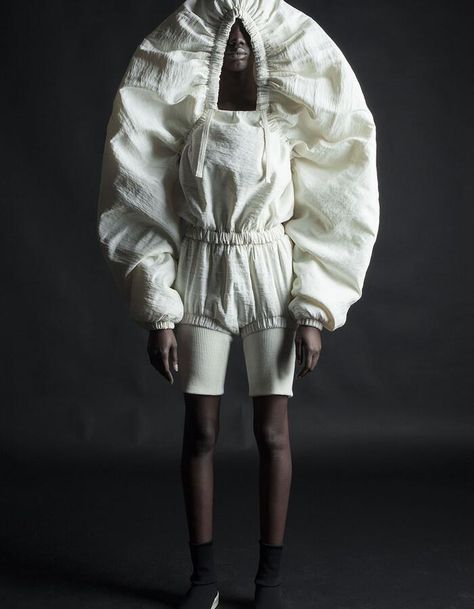 Conceptual Fashion, Futuristic Fashion, Creation Couture, Fashion Inspiration Design, Future Fashion, Fashion Design Clothes, Clothing Styles, Comme Des Garcons, Costume Design