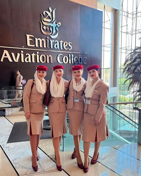 Emirates Aviation College, Flight Attendant Emirates, Air Hostess Aesthetic, Flight Attendant Aesthetic, Job Dream, Become A Flight Attendant, Cabin Crew Jobs, Aviation College, Emirates Flights